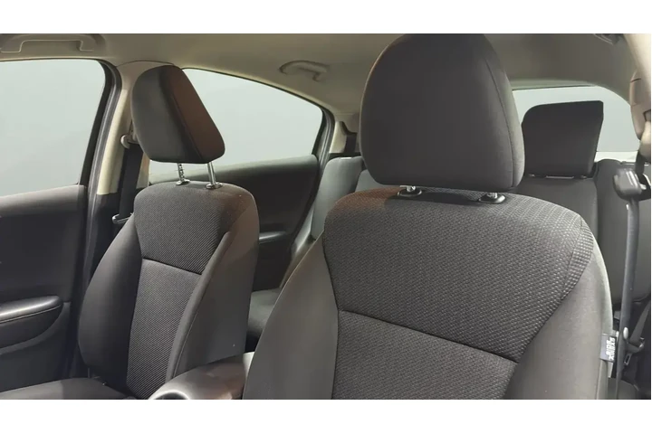 $14857 : Honda HR-V 2018 LX 4dr Cross image 10