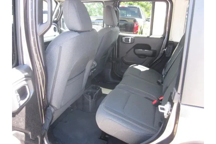 $32521 : Jeep Wrangler 2024 4x4 Sport image 10