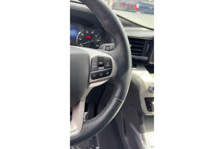 $32488 : Ford Explorer 2023 AWD XLT 4 image 10