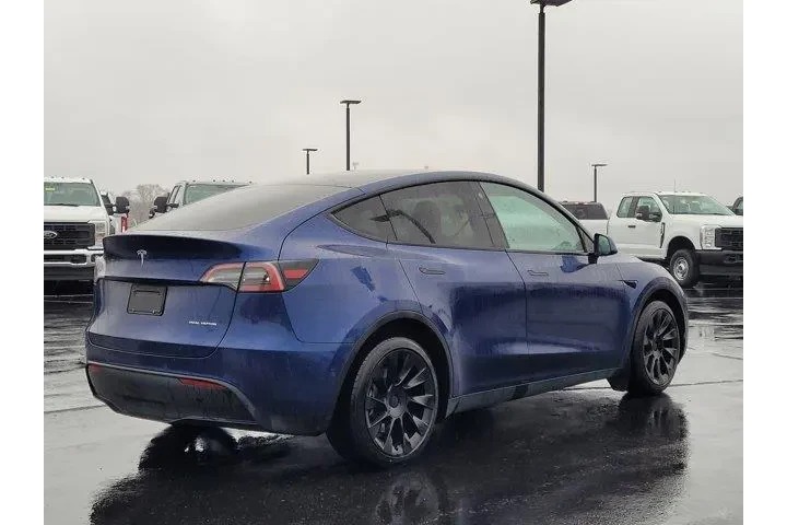 $30397 : Tesla Model Y 2022 AWD Long image 3
