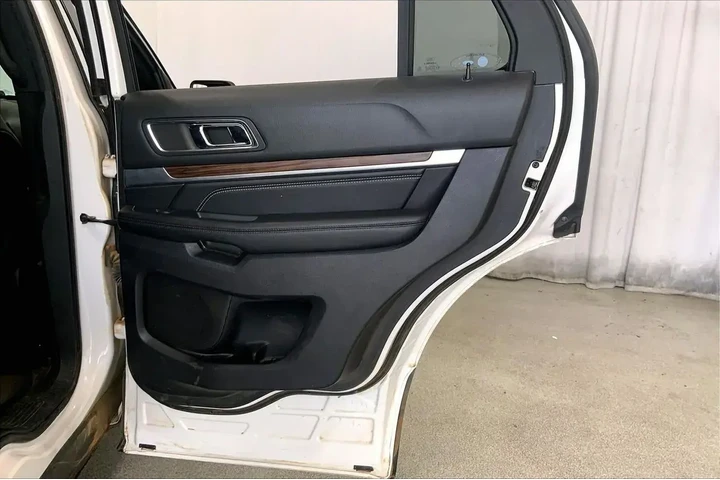 $12428 : Ford Explorer 2019 AWD Limit image 6