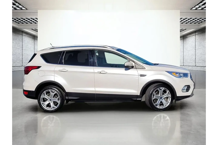 $16999 : Ford Escape 2019 Titanium 4d image 6