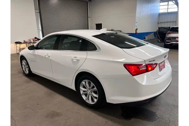 $16513 : Chevrolet Malibu 2023 LT 4dr image 5