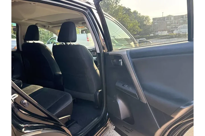 $12999 : 2015 RAV4 XLE image 10