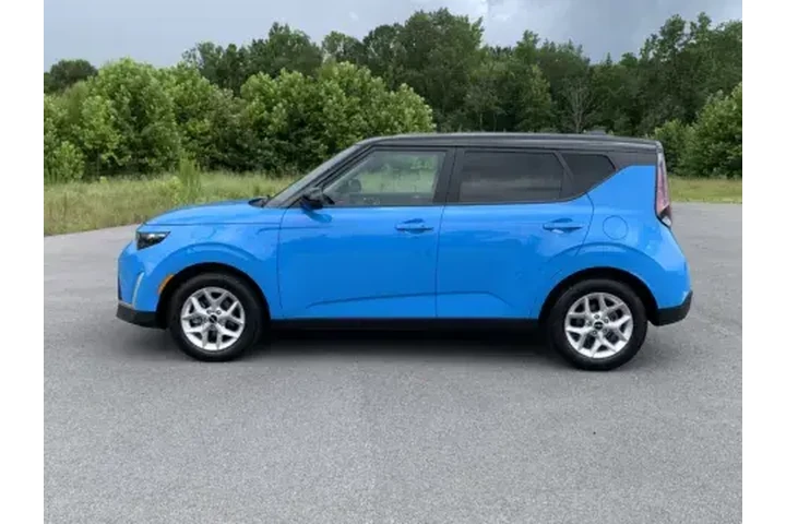 $20900 : 2023 SOUL image 5