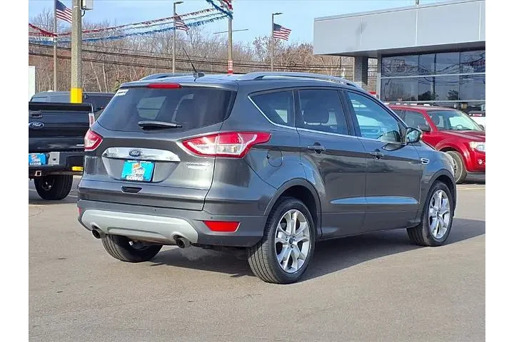 $13988 : Ford Escape 2016 Titanium 4d image 2