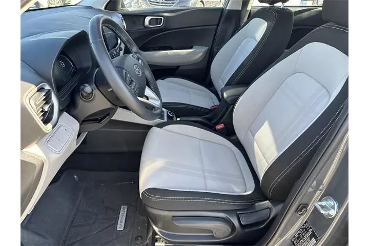 $20015 : Hyundai VENUE 2025 SEL 4dr C image 9