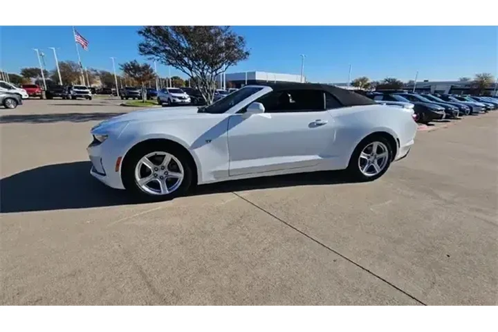 $24987 : Chevrolet Camaro 2023 LT 2dr image 4