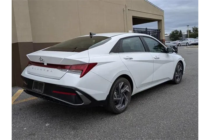 $24143 : Hyundai ELANTRA 2025 SEL Con image 4