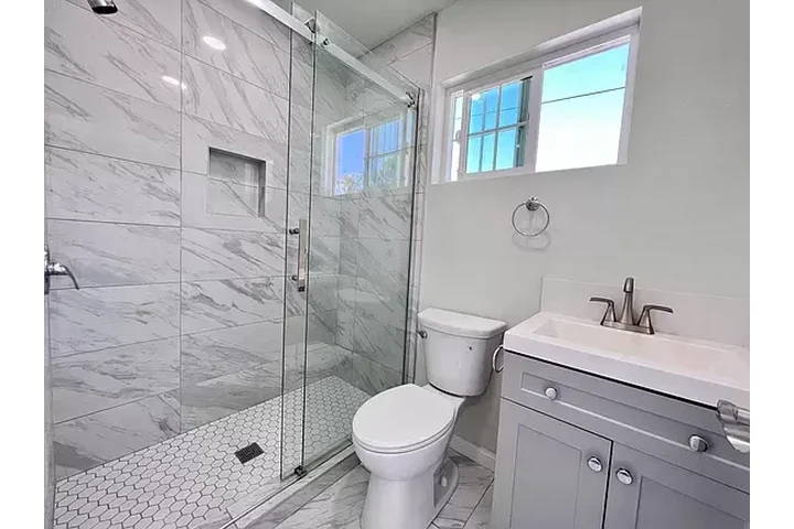 $1000 : 1bed Apartamento OYSTER BAY,NY image 2