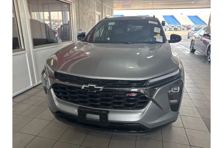 $23143 : Chevrolet Trax 2025 RS 4dr C image 2