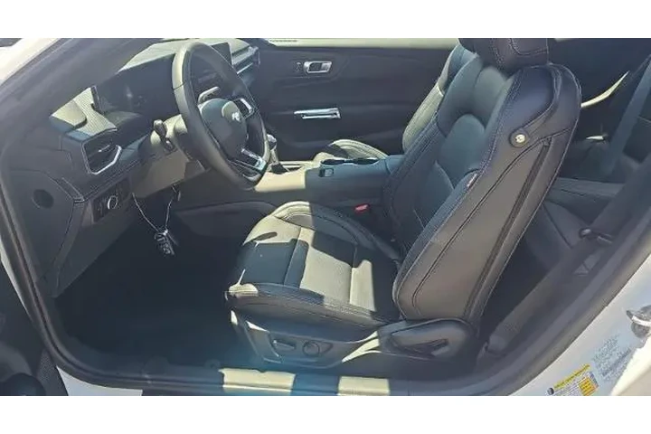 $34950 : Ford Mustang 2025 EcoBoost P image 7