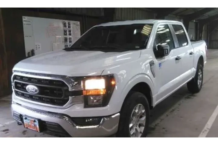 $36300 : Ford F-150 2023 4x4 Lariat 4 image 1