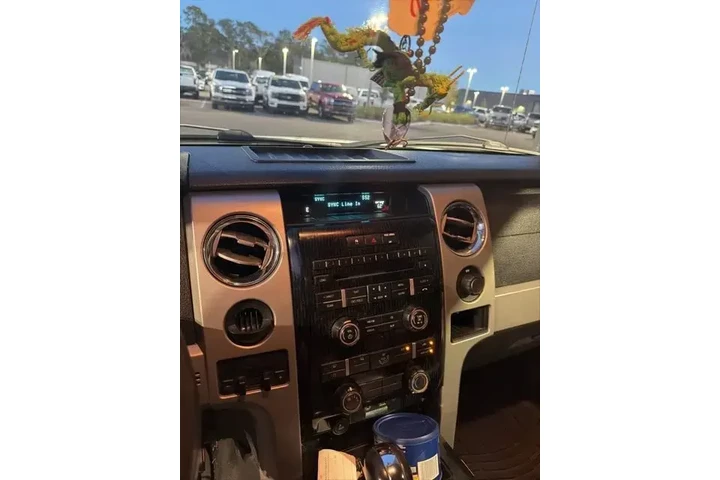 $11677 : Ford F-150 2010 4x2 XLT 4dr image 7