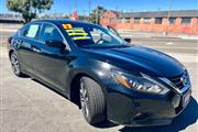 2017 Altima 2.5 SR thumbnail