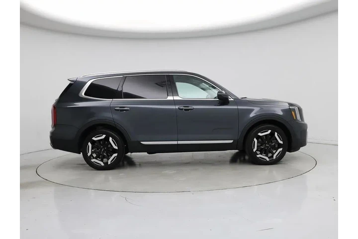 $31998 : Kia Telluride 2024 S 4dr SUV image 7