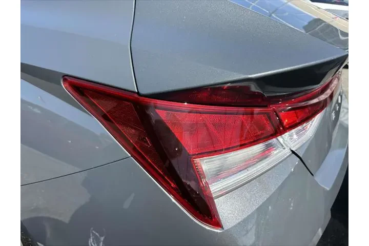 $18588 : Hyundai ELANTRA 2025 SE 4dr image 10