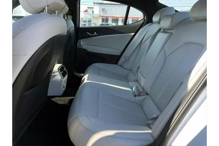 $35500 : Genesis G70 2024 2.5T Standa image 10