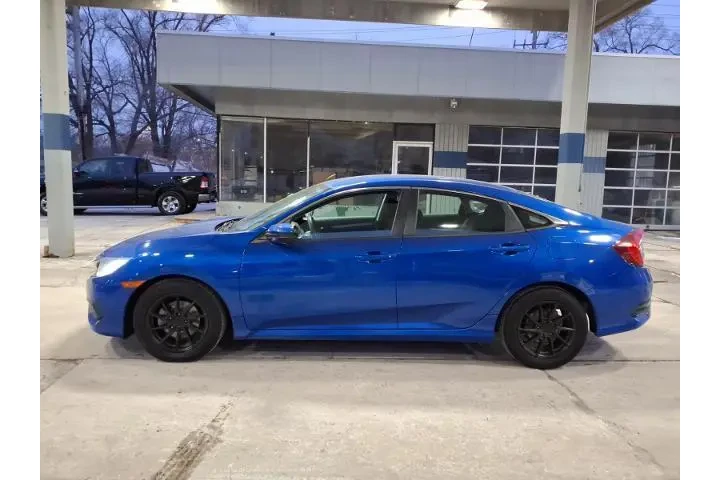 $18942 : Honda Civic 2017 LX 4dr Seda image 6