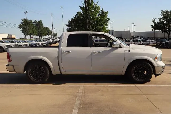 $23995 : Ram 1500 2017 4x2 Laramie 4d image 2