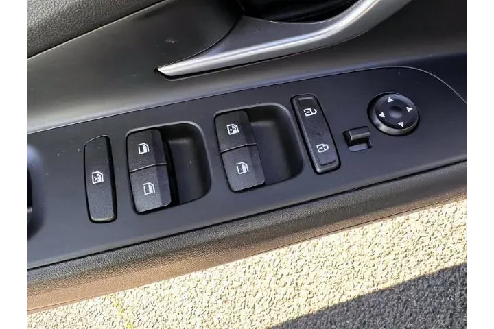 $17999 : Hyundai ELANTRA 2023 SEL 4dr image 9