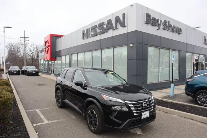 $23196 : Nissan Rogue 2025 AWD SV 4dr image 1