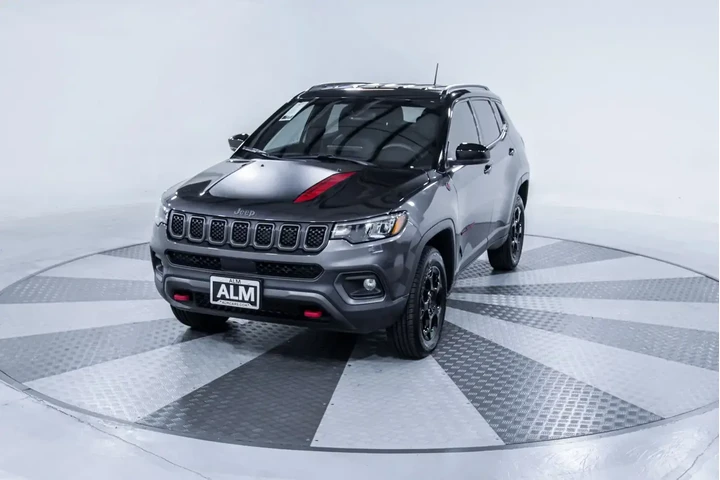 $21920 : Jeep Compass 2024 4x4 Trailh image 1
