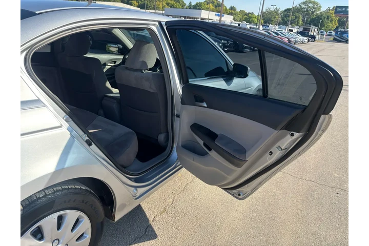 $7980 : 2009 Accord Sdn 4dr I4 Auto LX image 10