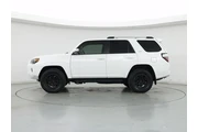 $39998 : Toyota 4Runner 2022 4x4 SR5 thumbnail