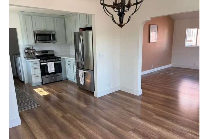 $2400 : Beautiful 3 bedroom home in LA image 4