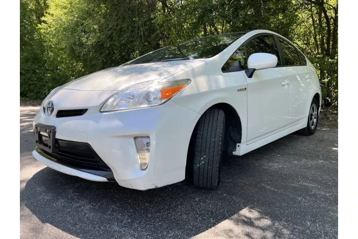$1 : 2015 Prius Three image 4