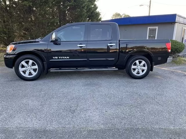 $7000 : 2012 Nissan Titan SL 4DR image 1