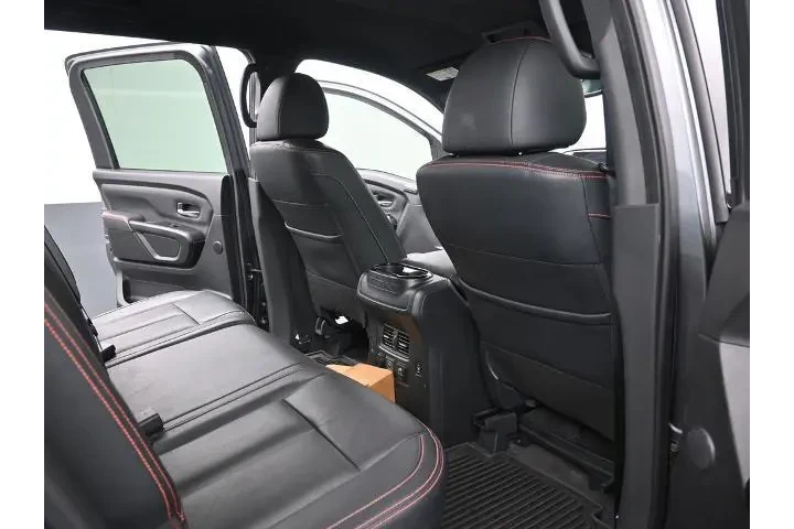 $34519 : Nissan Titan 2021 4x4 SV 4dr image 9