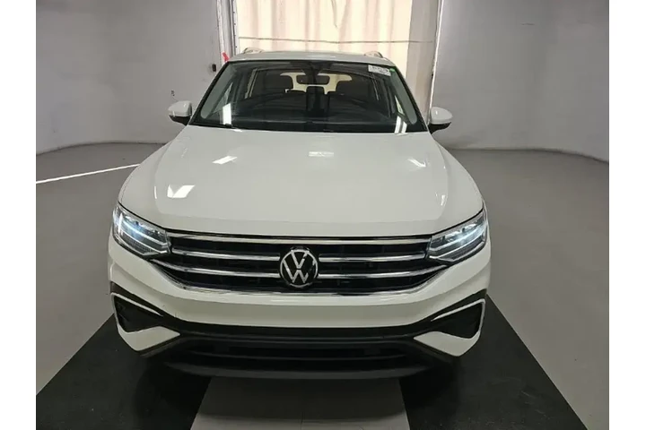 $18590 : Volkswagen Tiguan 2024 Wolfs image 2