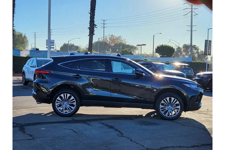 $34628 : Toyota Venza 2023 AWD Nights image 8