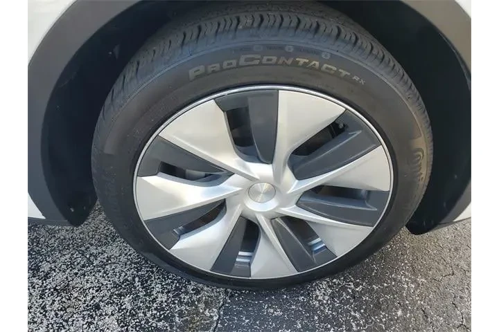 $32990 : Tesla Model Y 2024 AWD Long image 6
