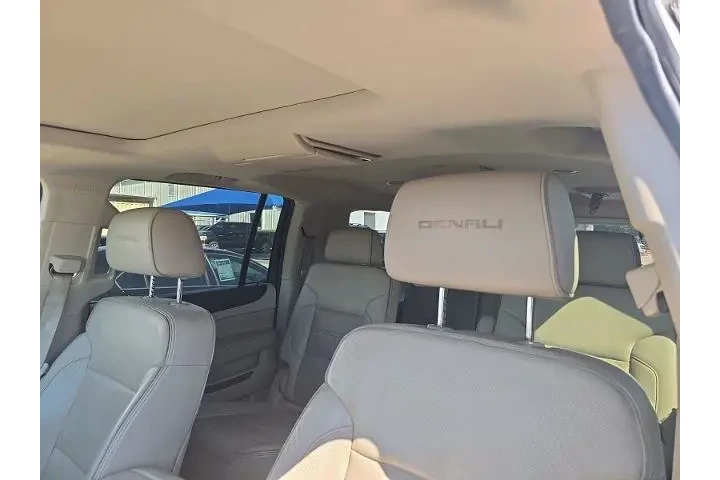 $17498 : GMC Yukon XL 2016 4x4 Denali image 5