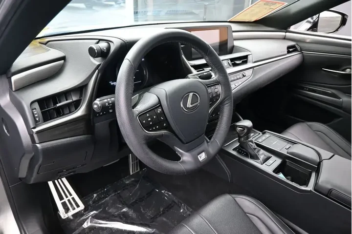 $26331 : Lexus ES 350 2019 F SPORT 4d image 10