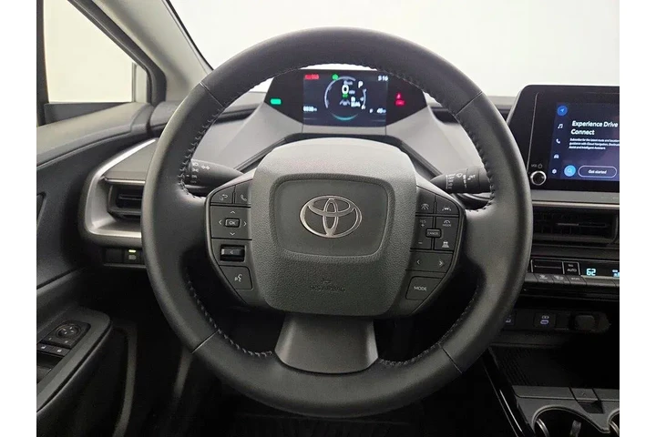 $29998 : Toyota Prius 2025 AWD LE 4dr image 10