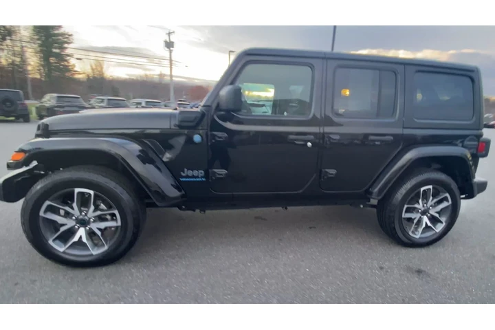 $31472 : Jeep Wrangler 2024 4x4 Willy image 7