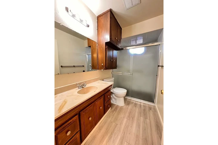 $1400 : Delightful three bedroom house image 6