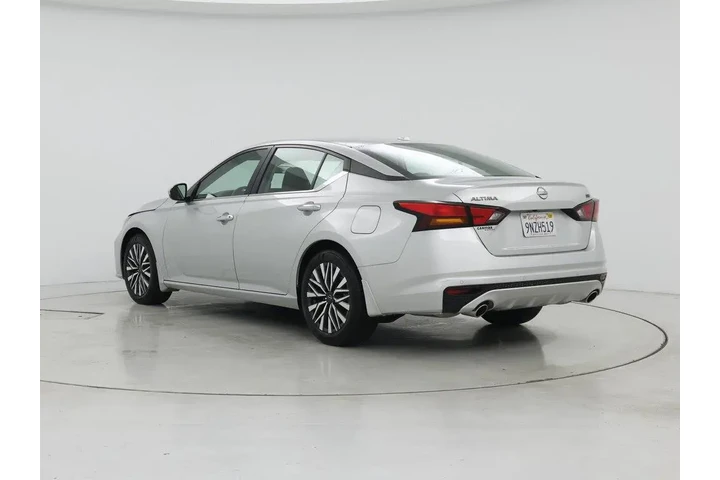 $21998 : Nissan Altima 2024 2.5 SV 4d image 2