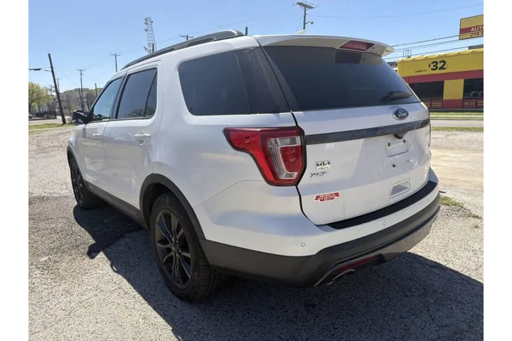 $16495 : 2017 Explorer XLT image 5