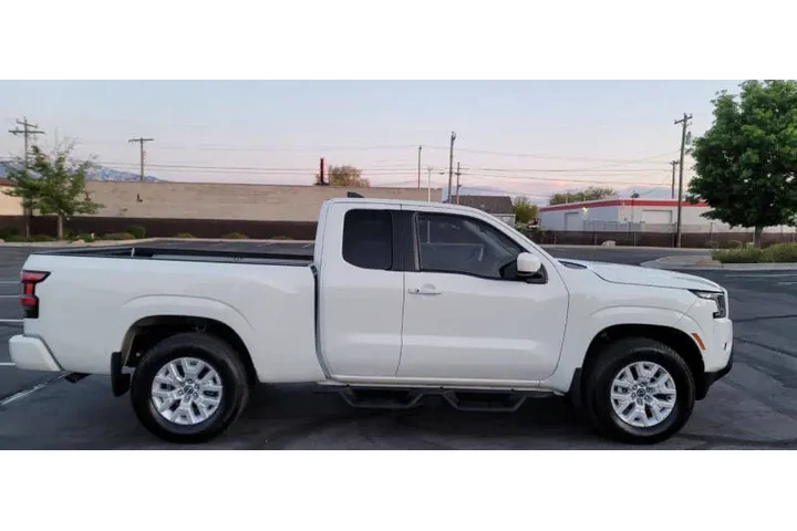 $27500 : 2024 Frontier SV image 10