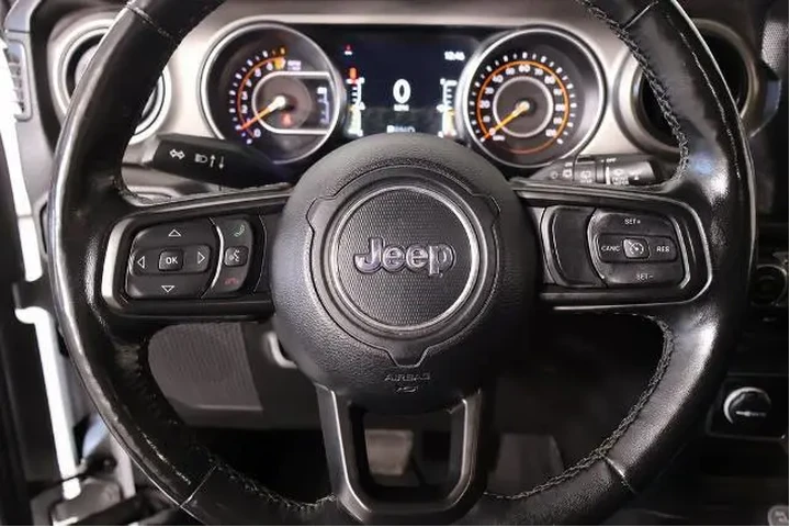 $25937 : Jeep Wrangler Unlimited 2021 image 3