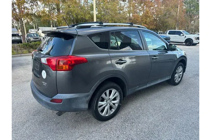 $13925 : Toyota RAV4 2013 AWD Limited image 4