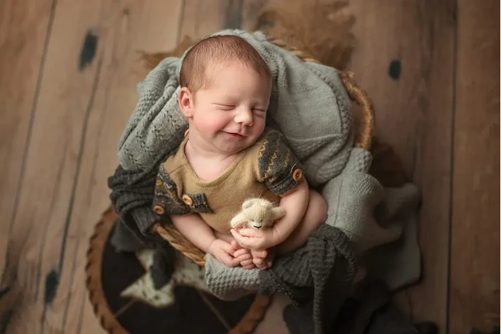 Houston Newborn Photographer image 2