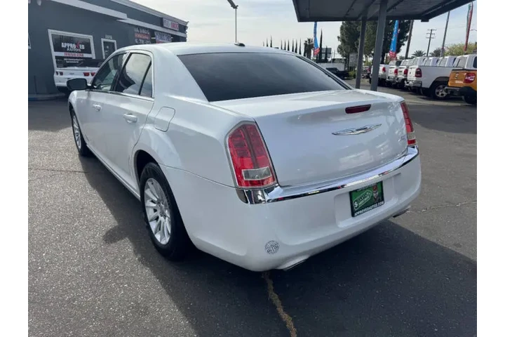 $9998 : 2011 300 image 6