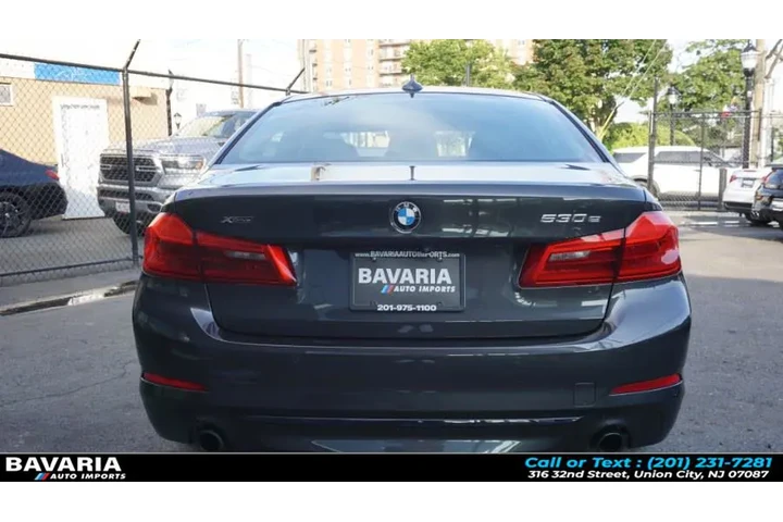 $22795 : 2020 5 Series 530e xDrive iPe image 6