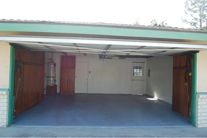 $1100 : 3 bedrooms, 2 bath image 4
